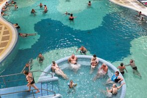 krytý plavecký bazén Termální koupaliště Velký Meder Lázně Slovensko Hotel Thermal Varga AQUA wellness dovolená