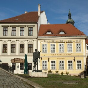 Győr je historické maďarské mesto 25km od Veľkého Medera