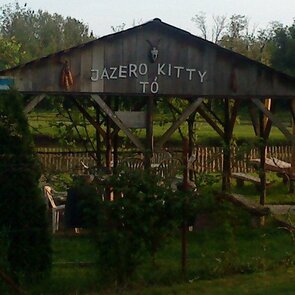 Mini zoo - Jezero KITTY v obci Číčov