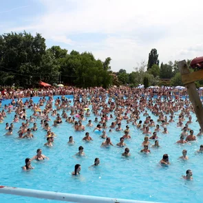 Termální lázně Štúrovo aquapark koupaliště wellness