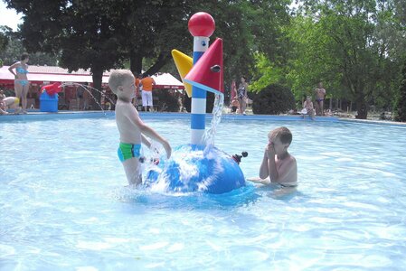 Vonkajší destký bazén s hracími elementmi
